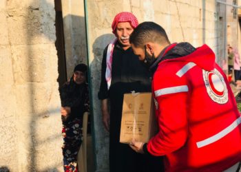 5150 عائلة تستلم سلاتٍ غذائية في ريف درعا