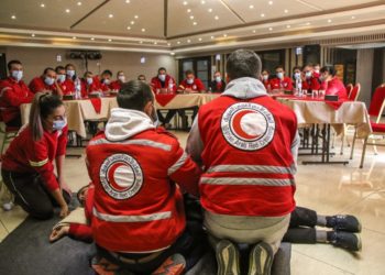 الإسعاف: رحلةُ مسعف وِجهتهُ إنقاذ الحياة