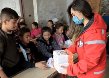 حملة توعوية حول القمل و فيروس كورونا في مدارس طرطوس