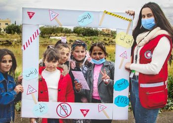 مسافة أمان تضمنها رسائل التوعية