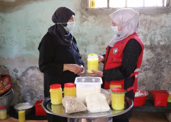 من منزلها… أم محمد تبدأ بجني ثمار مشروعها الخاص