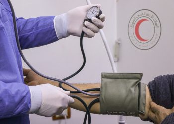 عيادة الأمراض الداخلية.. إنقاذ من سطوة الأمراض المزمنة