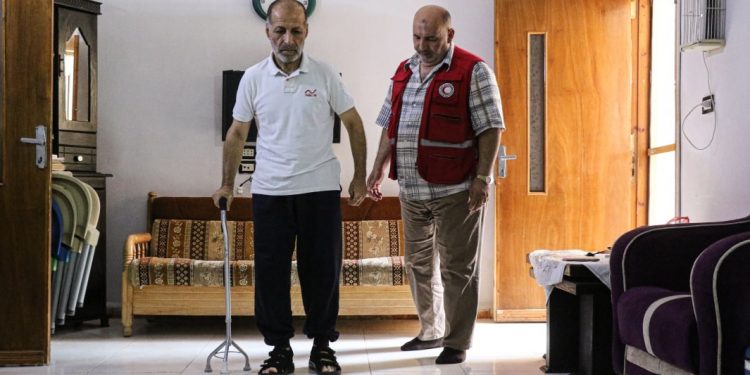 أبو الحسن يقود شاحنته من جديد