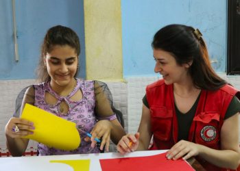 طفلةٌ مفعمةٌ بالثقة.. كيف بدأت ندوب المرض تتلاشى أمام إصرار نور