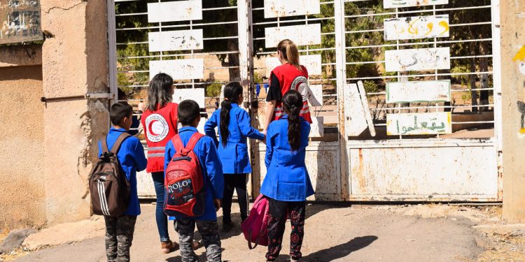 ياسر وأخويه يستعيدون حقهم بالتعليم