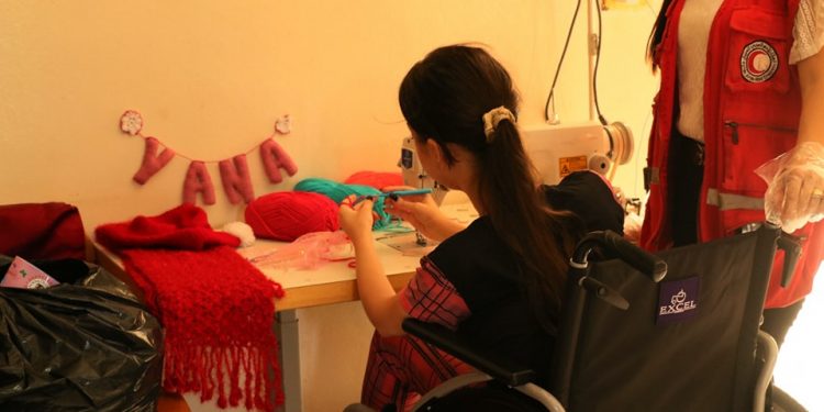 يانا تنسُج حياتها بالأمل….